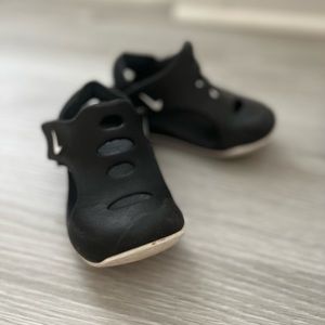 Nike sandals for kids